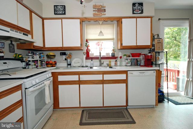 19 N DUNMOOR, Hamilton, NJ 08690