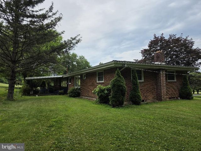 706 S MOUNTAIN RD, Dillsburg, PA 17019