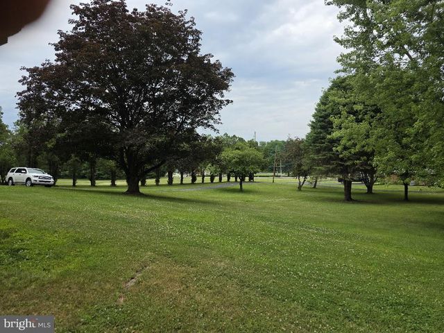 706 S MOUNTAIN RD, Dillsburg, PA 17019