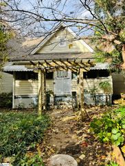 13 Montgomery Street, Drayton, SC 29333