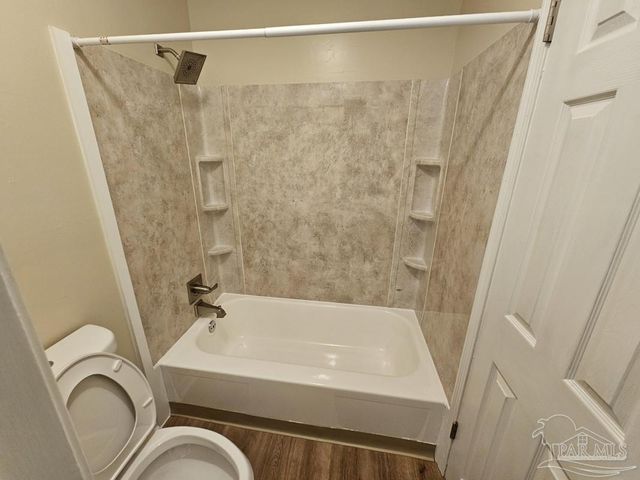 6303 Harvard Ct, Pensacola, FL 32504