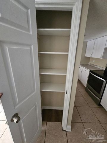 6303 Harvard Ct, Pensacola, FL 32504