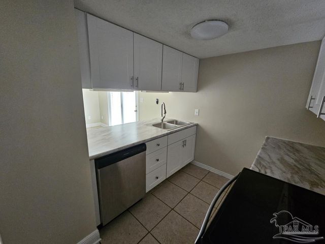 6303 Harvard Ct, Pensacola, FL 32504