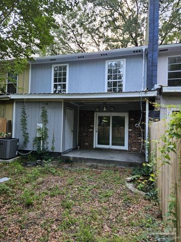 6303 Harvard Ct, Pensacola, FL 32504