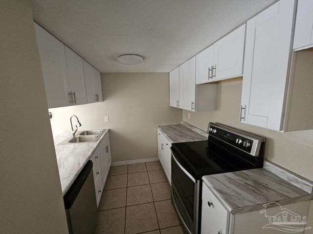 6303 Harvard Ct, Pensacola, FL 32504