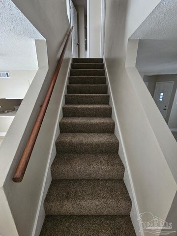 6303 Harvard Ct, Pensacola, FL 32504