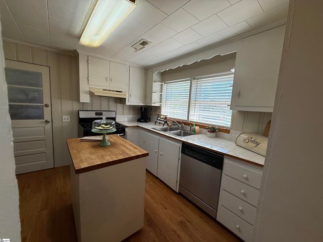 615 Taylor Street, Central, SC 29630