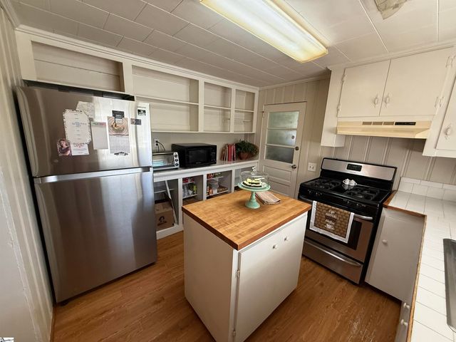 615 Taylor Street, Central, SC 29630