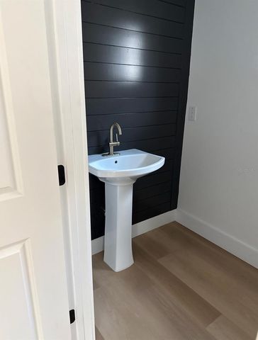 2333 W BEACH STREET, Tampa, FL 33607