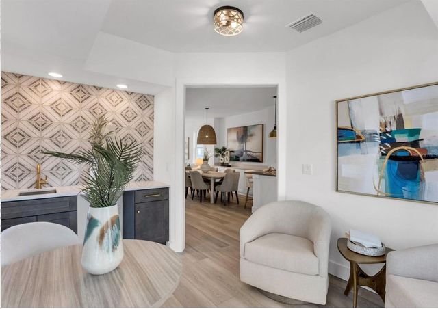 2333 W BEACH STREET, Tampa, FL 33607