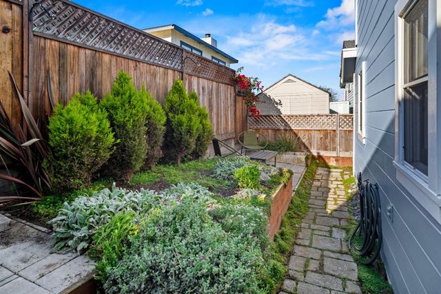 218 14th Street, Pacific Grove, CA 93950
