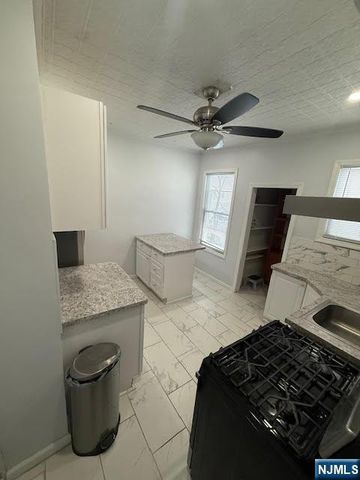 231 Ege Avenue, Jersey City, NJ 07304