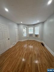 231 Ege Avenue, Jersey City, NJ 07304