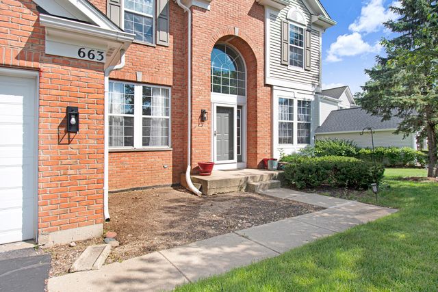 663 Huntington Boulevard, West Dundee, IL 60118