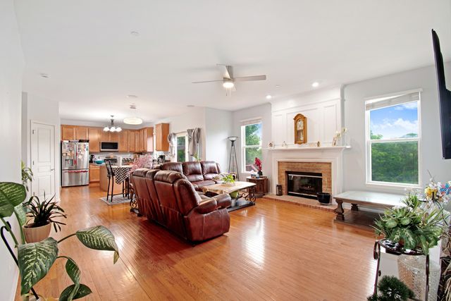 663 Huntington Boulevard, West Dundee, IL 60118