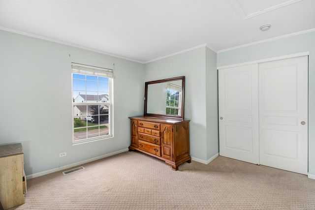 663 Huntington Boulevard, West Dundee, IL 60118