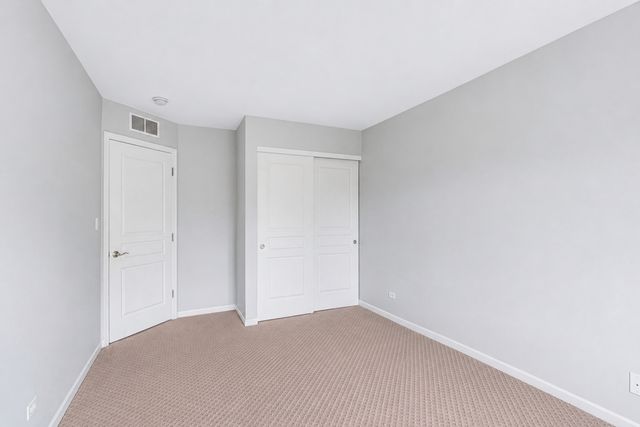 663 Huntington Boulevard, West Dundee, IL 60118