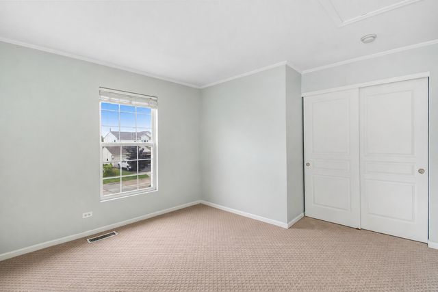 663 Huntington Boulevard, West Dundee, IL 60118