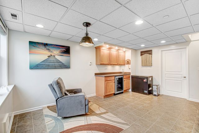 663 Huntington Boulevard, West Dundee, IL 60118