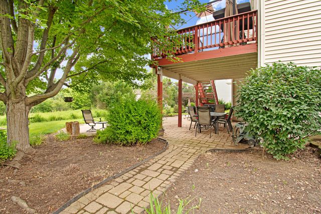 663 Huntington Boulevard, West Dundee, IL 60118