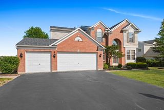 663 Huntington Boulevard, West Dundee, IL 60118