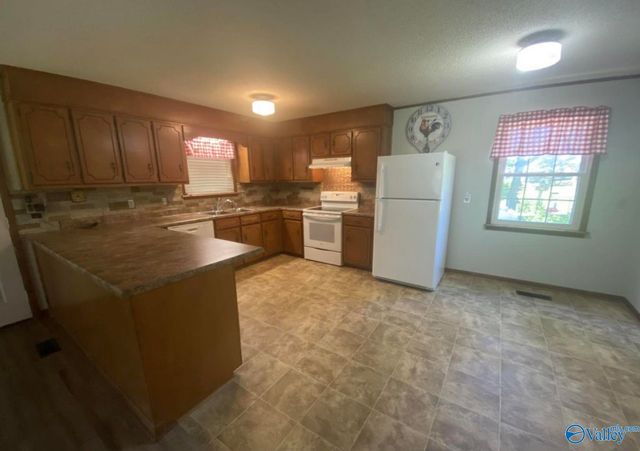 1066 County Road 10, Boaz, AL 35957