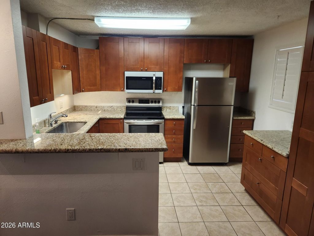 3230 E PINCHOT Avenue 3, Phoenix, AZ 85018 — photo 4