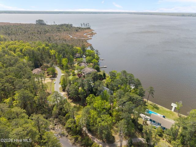 127 Riverview Drive, Washington, NC 27889