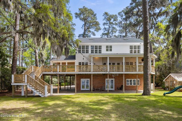 127 Riverview Drive, Washington, NC 27889