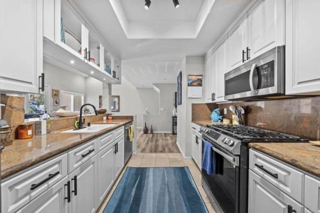 7546 Romeria Street, Carlsbad, CA 92009