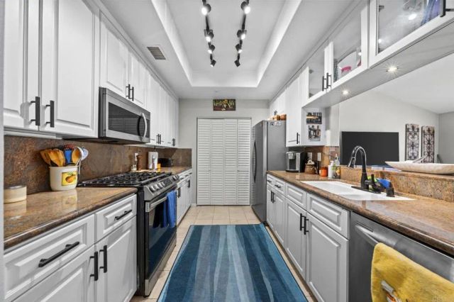 7546 Romeria Street, Carlsbad, CA 92009
