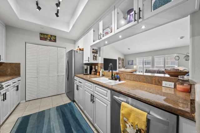 7546 Romeria Street, Carlsbad, CA 92009