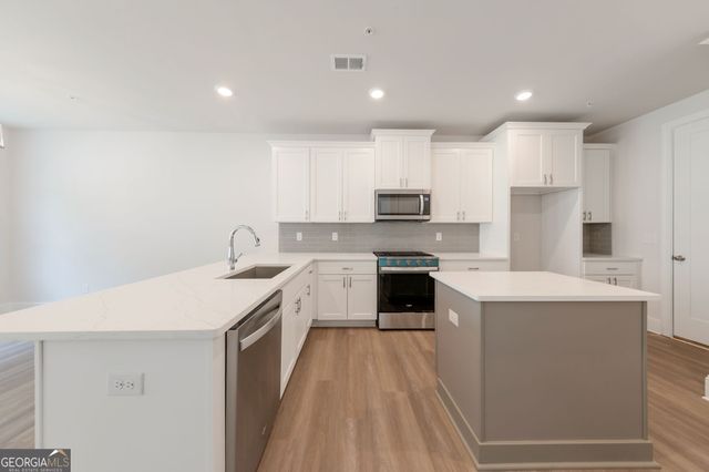 1652 Crest Creek Court, Marietta, GA 30008