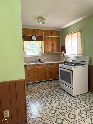 321 N 16th Avenue, Beech Grove, IN 46107