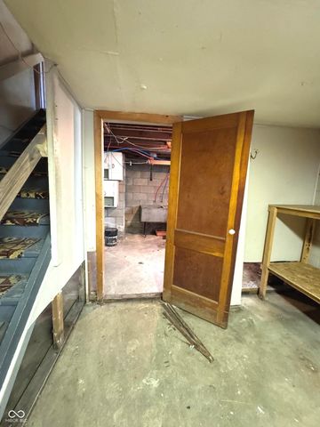321 N 16th Avenue, Beech Grove, IN 46107
