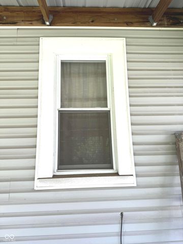 321 N 16th Avenue, Beech Grove, IN 46107