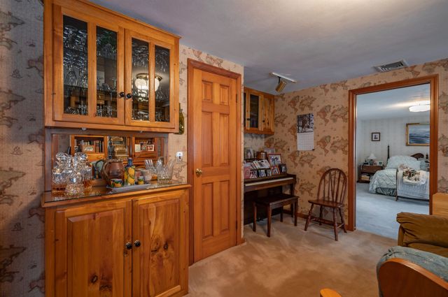 226 Amesbury Road, Kensington, NH 03833