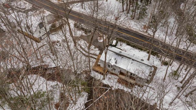 226 Amesbury Road, Kensington, NH 03833