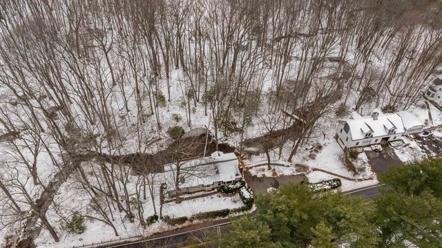 226 Amesbury Road, Kensington, NH 03833