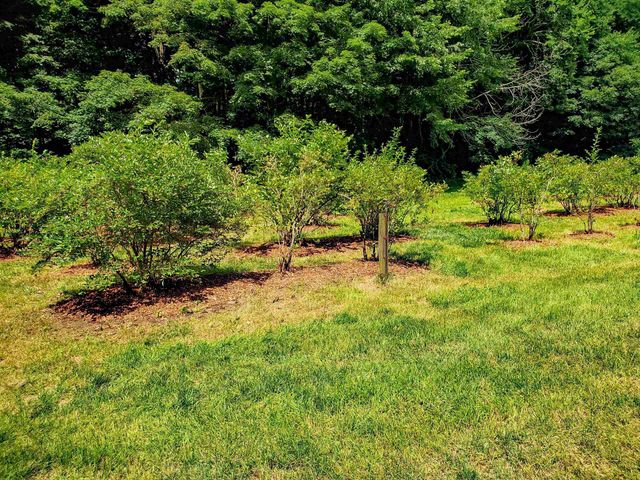 226 Amesbury Road, Kensington, NH 03833