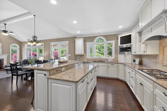 18009 Tara Woods Court, Chesterfield, MO 63005