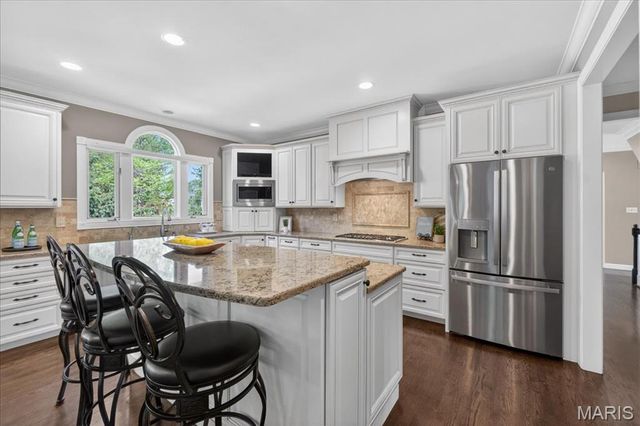 18009 Tara Woods Court, Chesterfield, MO 63005