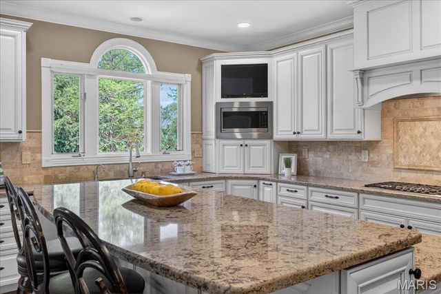 18009 Tara Woods Court, Chesterfield, MO 63005