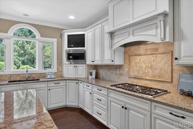 18009 Tara Woods Court, Chesterfield, MO 63005