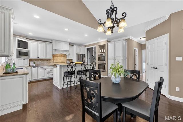 18009 Tara Woods Court, Chesterfield, MO 63005