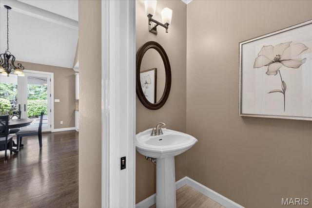 18009 Tara Woods Court, Chesterfield, MO 63005