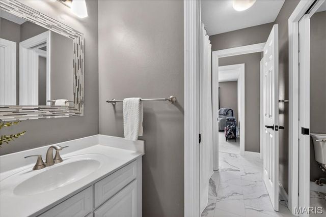 18009 Tara Woods Court, Chesterfield, MO 63005