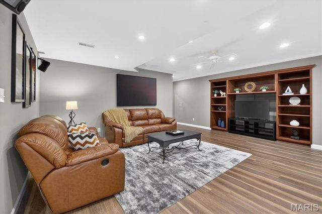 18009 Tara Woods Court, Chesterfield, MO 63005