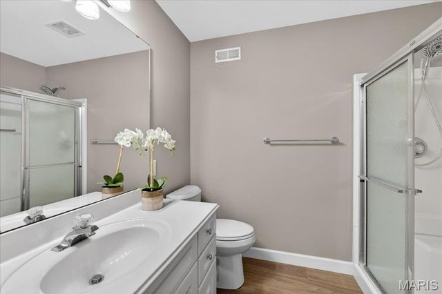 18009 Tara Woods Court, Chesterfield, MO 63005