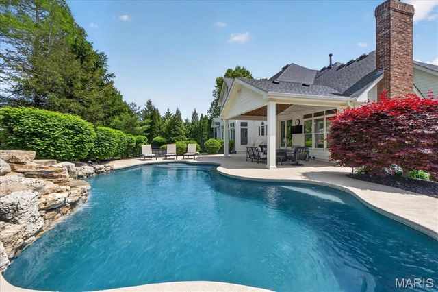 18009 Tara Woods Court, Chesterfield, MO 63005